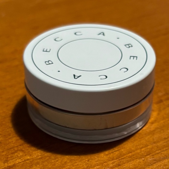 BECCA Hydra-Mist Set & Refresh Powder - Picture 3 of 12